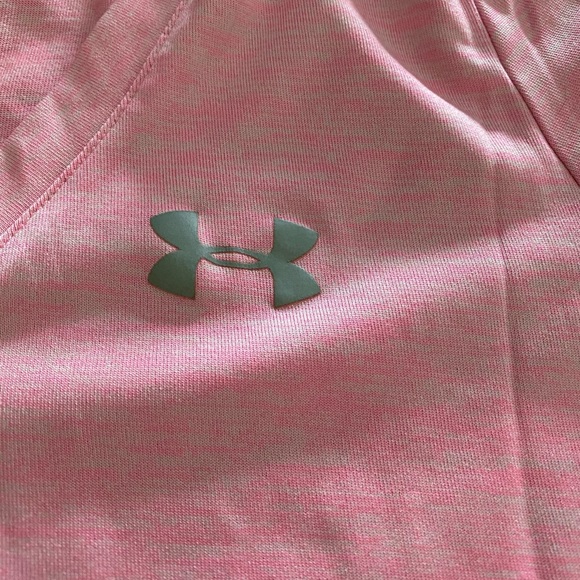 Under Armour Pink T-shirt - Picture 2 of 2